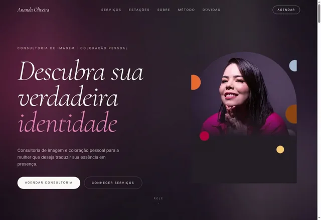Captura real da página inicial de Ananda Oliveira em mockup de notebook